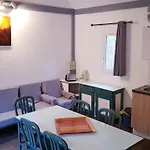 Village 17 gites, Piscine, Restaurant , 2 gites avec SPA, 4km de Conques