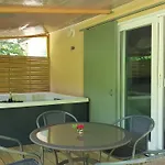Village 17 gites, Piscine, Restaurant , 2 gites avec SPA, 4km de Conques Hébergement de vacances