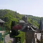 Village 17 gites, Piscine, Restaurant , 2 gites avec SPA, 4km de Conques Hébergement de vacances *