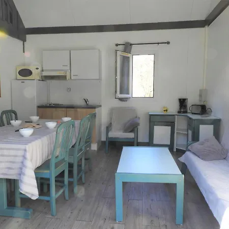 Village 17 Gites, Piscine, Restaurant , 2 Avec Spa, 4km De