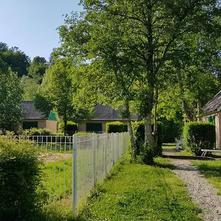 度假居 Village 17 Gites, Piscine, Restaurant , 2 Avec Spa, 3km De 孔克