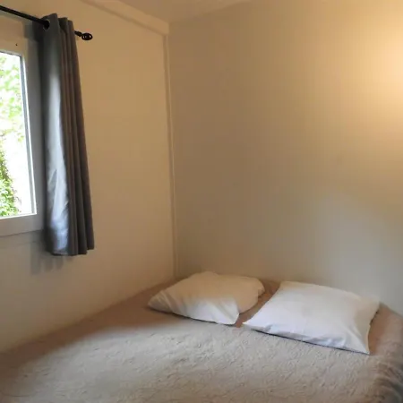 Village 17 Gites, Piscine, Restaurant , 2 Avec Spa, 4km De