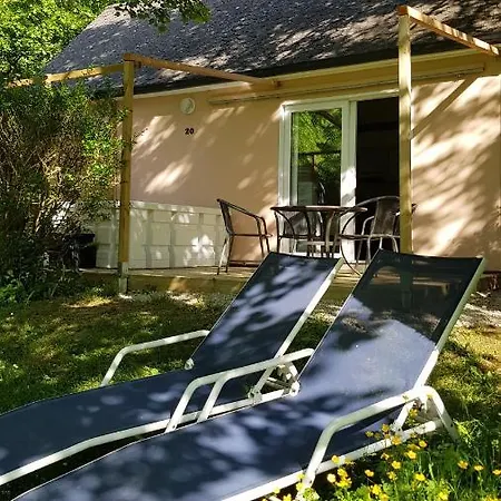 度假居 Village 17 Gites, Piscine, Restaurant , 2 Avec Spa, 3km De 孔克