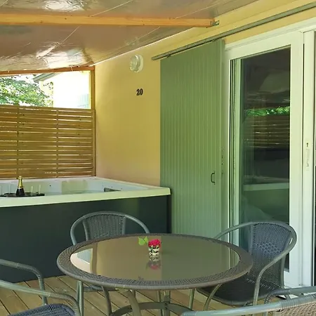 Village 17 Gites, Piscine, Restaurant , 2 Avec Spa, 4km De Hébergement de vacances