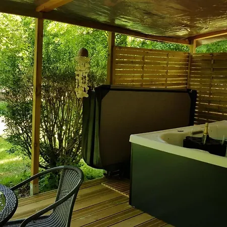 Holiday home Village 17 Gites, Piscine, Restaurant , 2 Avec Spa, 3km De Conques