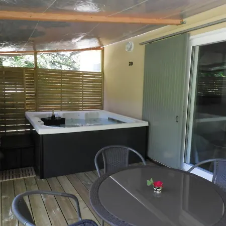 Holiday home Village 17 Gites, Piscine, Restaurant , 2 Avec Spa, 3km De *