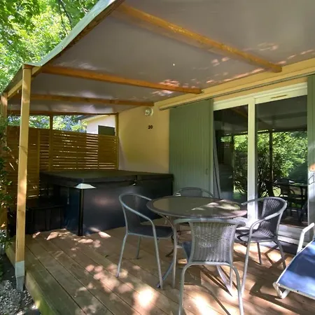 Village Nature, 19 Gites, Piscine, Jacuzzi Prive, Restaurant, A 4km De