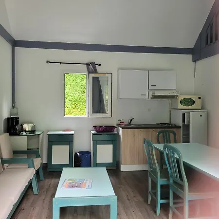 Village 17 Gites, Piscine, Restaurant , 2 Avec Spa, 4km De