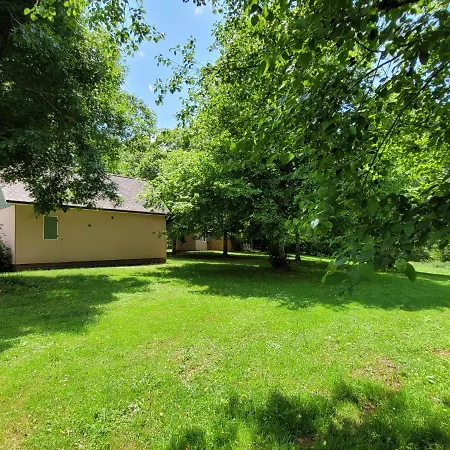 Village 17 Gites, Piscine, Restaurant , 2 Avec Spa, 4km De *