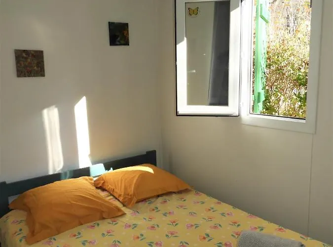 Village 17 Gites, Piscine, Restaurant , 2 Avec Spa, 4km De Feriehus