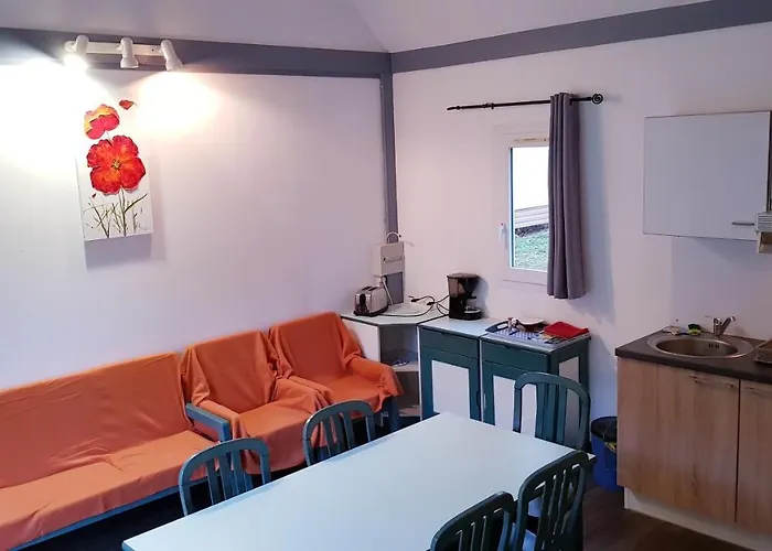 Village 17 Gites, Piscine, Restaurant , 2 Avec Spa, 4km De Feriehus