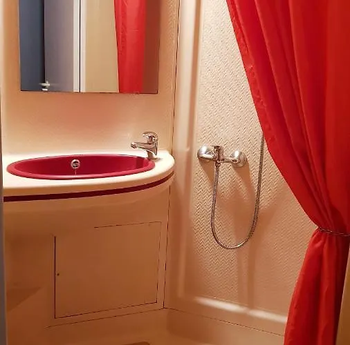 Village 17 Gites, Piscine, Restaurant , 2 Avec Spa, 4km De * Conques