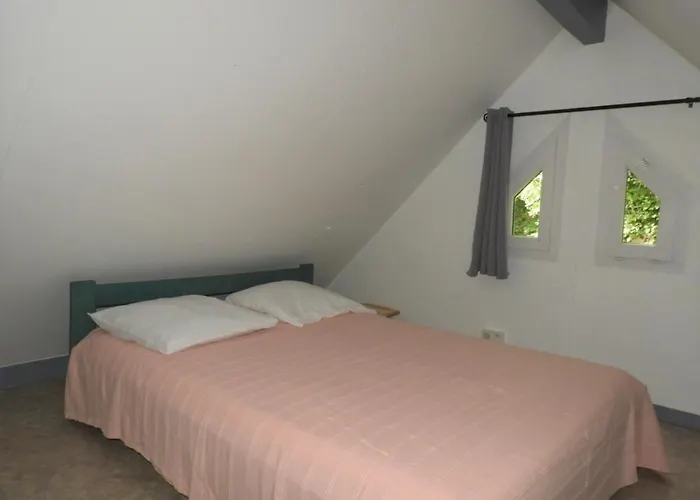 Village 17 Gites, Piscine, Restaurant , 2 Avec Spa, 4km De Feriehus *