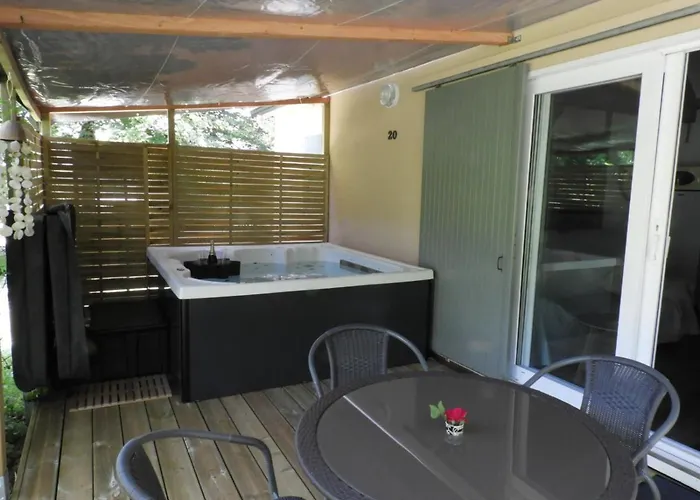 Feriehus Village 17 Gites, Piscine, Restaurant , 2 Avec Spa, 4km De *