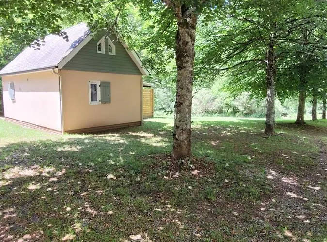 Village 17 Gites, Piscine, Restaurant , 2 Avec Spa, 4km De