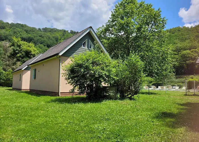 Village 17 Gites, Piscine, Restaurant , 2 Avec Spa, 4km De Feriehus