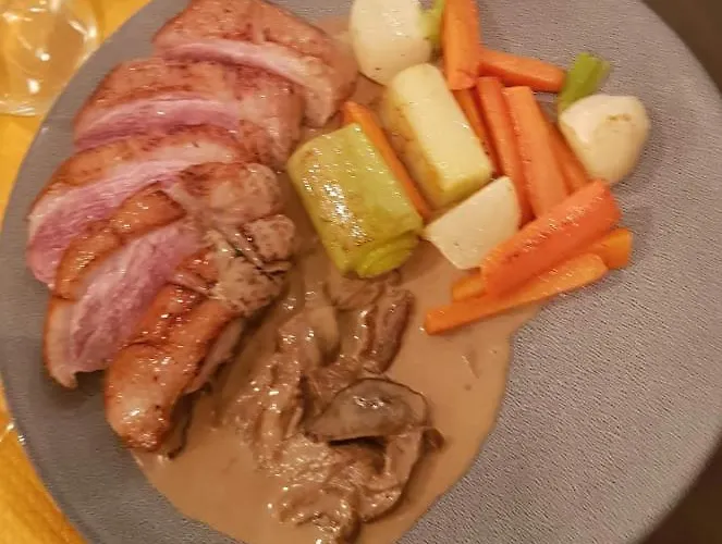 Village 17 Gites, Piscine, Restaurant , 2 Avec Spa, 4km De